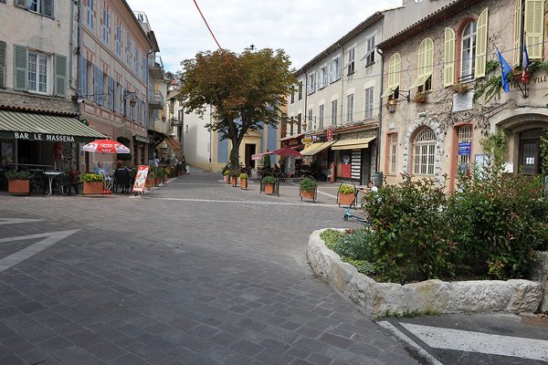 Place du Village